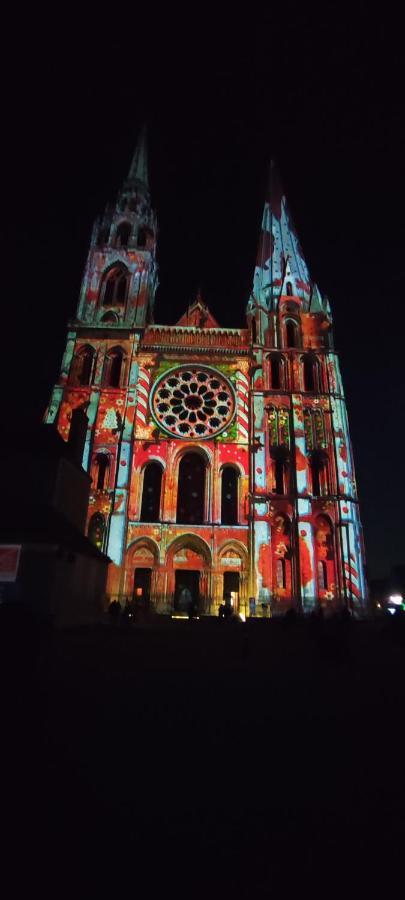 Nuits Au Grenier De Chartres Leilighet Eksteriør bilde